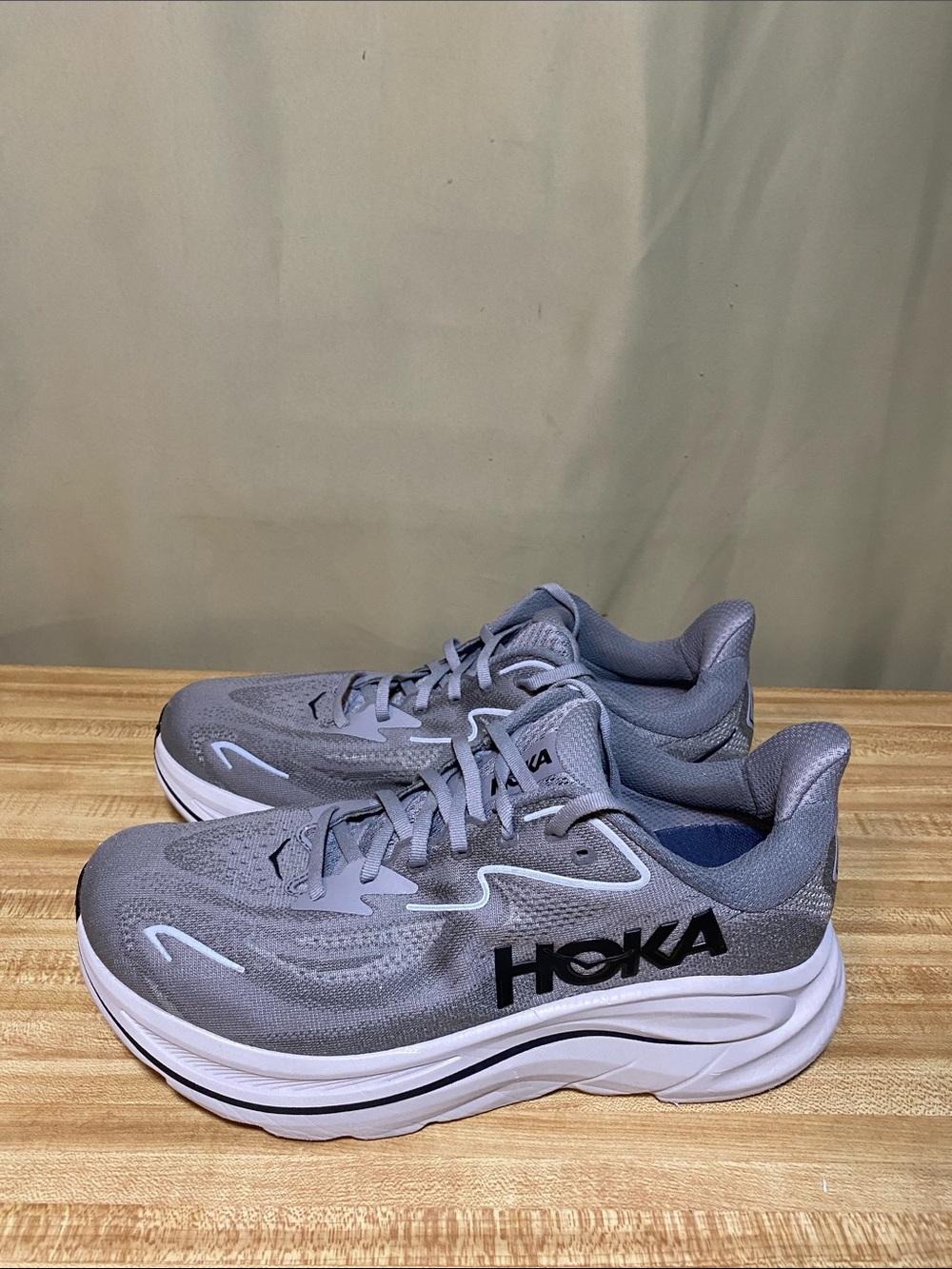 Hoka One One M Clifton 10 Galactic Grey Running shoes Mens size 10 2E Wide